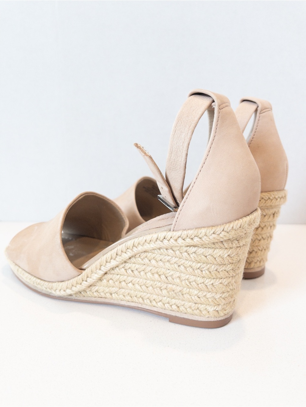 Women’s Beige Suede Espadrille Wedge Sandals Size 6 - Picture 2 of 8